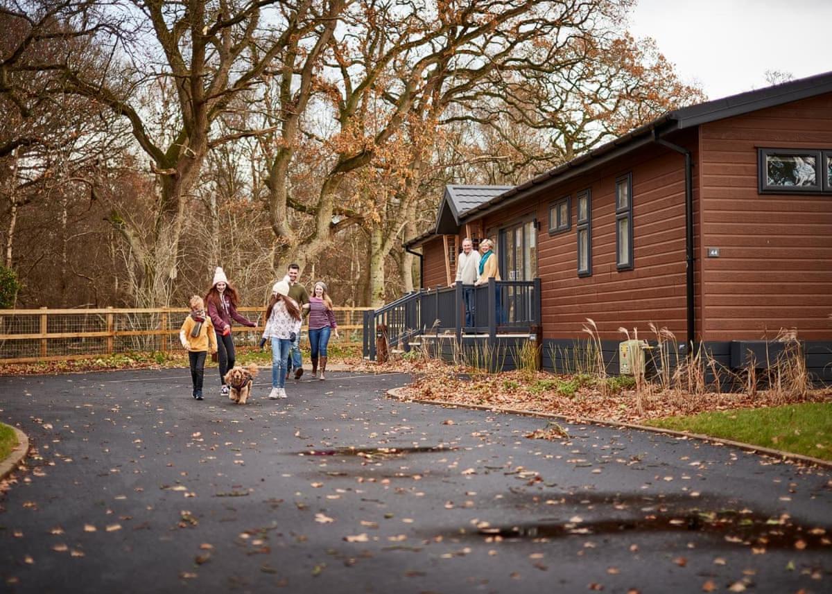 Norfolk Woods Resort And Spa Narborough  Buitenkant foto