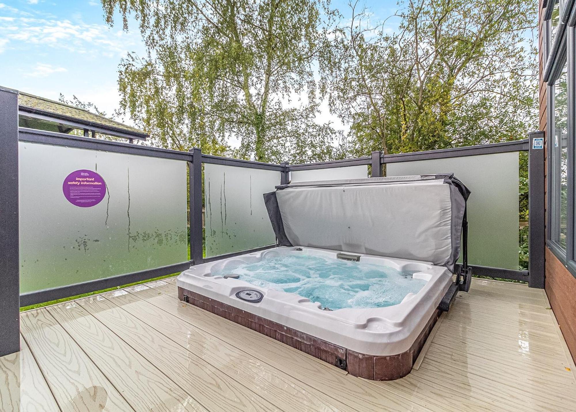 Norfolk Woods Resort And Spa Narborough  Buitenkant foto